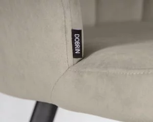 Стул обеденный ДОБРИН НАОМИ (ЭМАЛЬ ЧЕРНЫЙ МУАР велюр Катаниа Кокоа) / DOBRIN NAOMI Catania Cocoa)