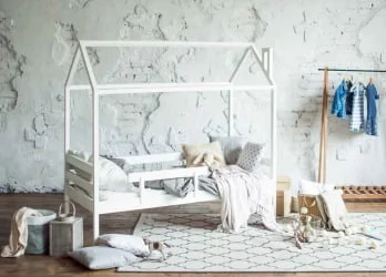 Кровать-домик RooRoom кд-1Р с бортиком Розовая