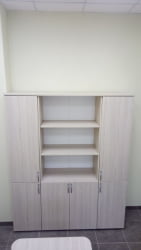 Шкаф высокий закрытый Глассй 6.19.13Пр Туя / Glassy