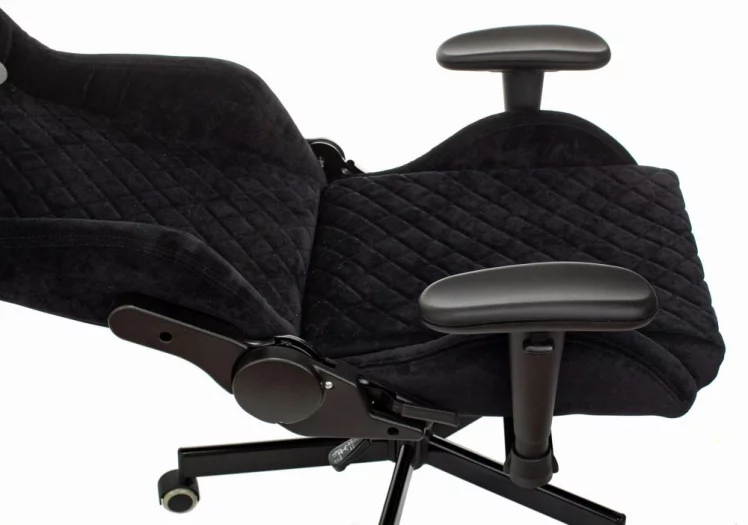Геймерское кресло Knight Outrider LTD Геймерское кресло Knight Outrider LTD_7